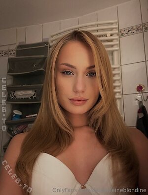 deinekleineblondine Nude Leaked Photo #106