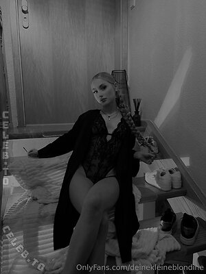 deinekleineblondine Nude Leaked Photo #122
