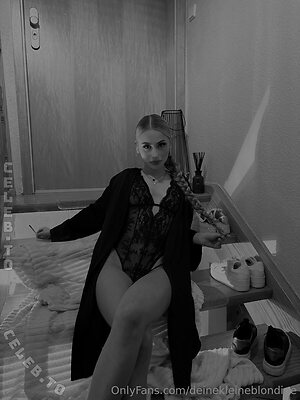deinekleineblondine Nude Leaked Photo #123
