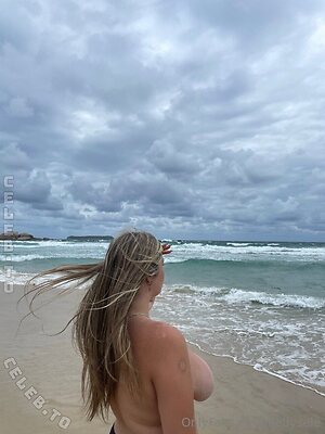 Delfysele Nude Leaked Photo #13