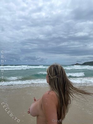 Delfysele Nude Leaked Photo #14