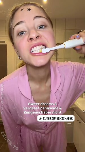 Diana zur Löwen Nude Leaked Photo #25