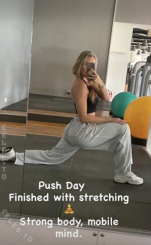 dinladylike Nude Leaked Photo #11