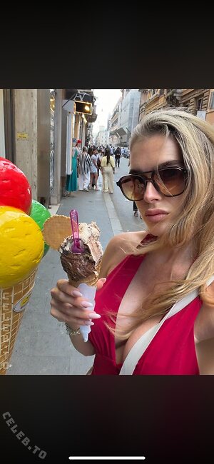 dinladylike Nude Leaked Photo #20
