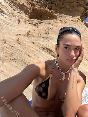 Dua Lipa Nude Leaked Photo #396