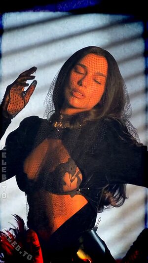 Dua Lipa Nude Leaked Photo #406
