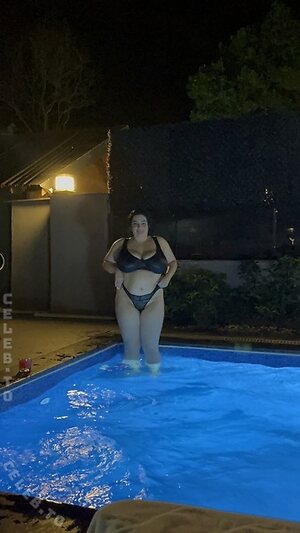 Ebru Uslu Nude Leaked Photo #8