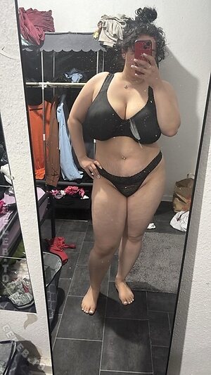 Ebru Uslu Nude Leaked Photo #15