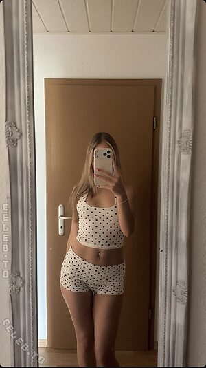Einfachlia Nude Leaked Photo #36
