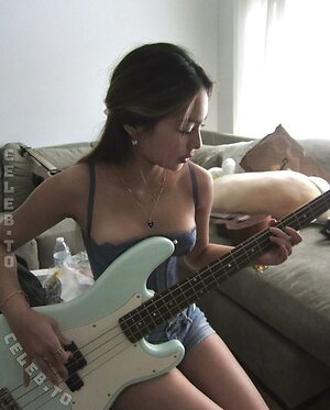 Elaine Gu Nude Leaked Photo #13
