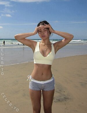Elaine Gu Nude Leaked Photo #26