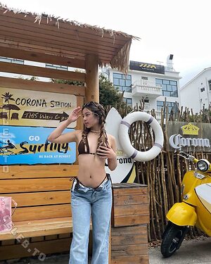 Elaine Gu Nude Leaked Photo #39