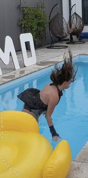 Elektrikerin Sara Nude Leaked Photo #6