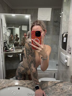 Elena_tight