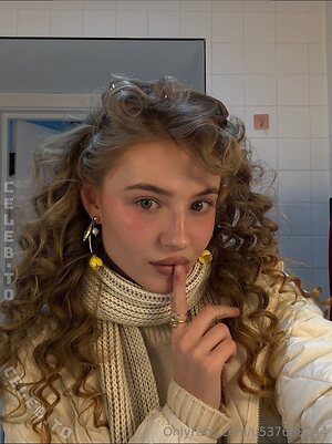 Elizabeth Vasilenko Nude Leaked Photo #86
