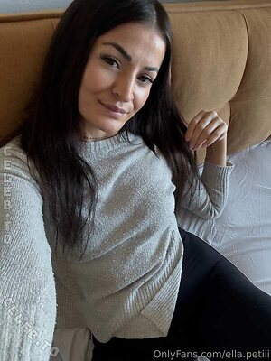 Ella petite Nude Leaked Photo #71