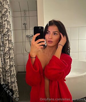 Ella petite Nude Leaked Photo #92