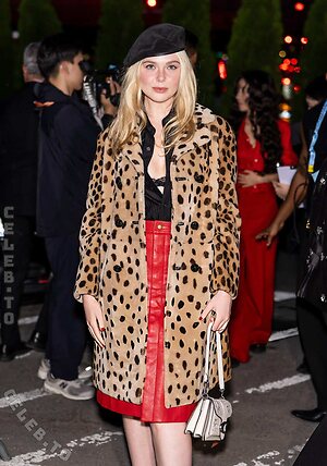Elle Fanning Nude Leaked Photo #45
