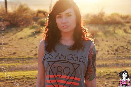 Ellia (Suicide Girls)