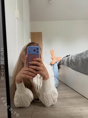 elligraaay Nude Leaked Photo #2