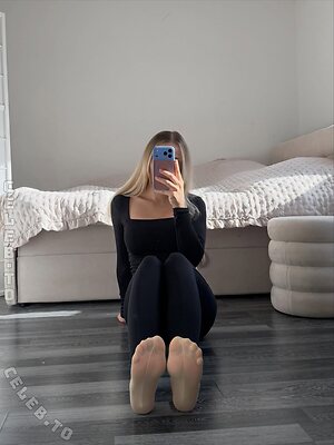elligraaay photo