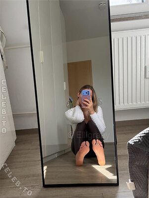 elligraaay photo