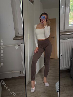 elligraaay Nude Leaked Photo #31