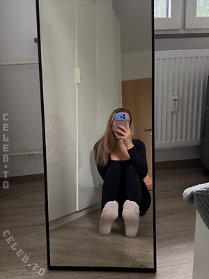 elligraaay photo