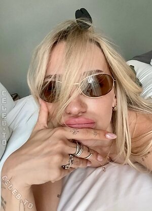 Ema Louise Nude Leaked Photo #63