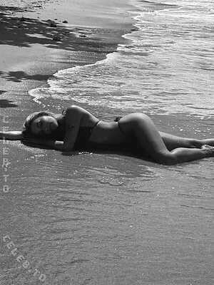 Ema Louise photo
