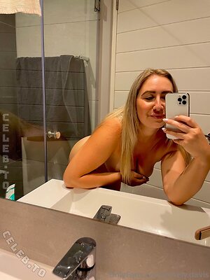 Emely.davis Nude Leaked Photo #12