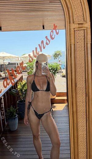 Emilia BTE Nude Leaked Photo #212