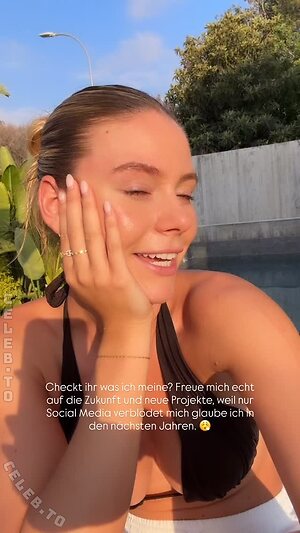Emilia BTE Nude Leaked Photo #278