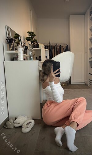 emiliaaa.rose Nude Leaked Photo #31