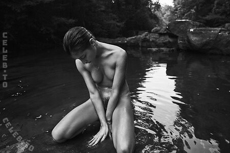 Emilie Payet Nude Leaked Photo #252