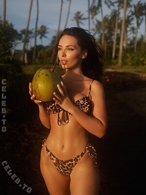 Emiliia.ar Nude Leaked Photo #32
