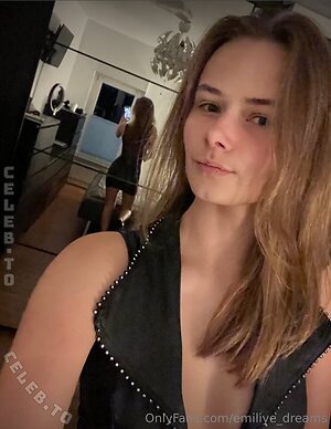 Emiliy Dreams photo