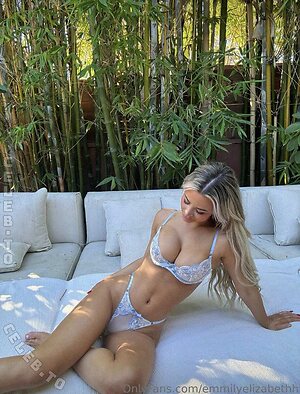 Emily Elizabeth Nude Leaked Photo #62