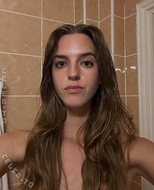Emily Feld Nude Leaked Photo #110