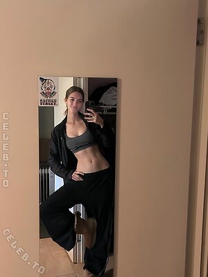 Emily Feld Nude Leaked Photo #221