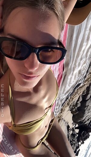 Emily Feld Nude Leaked Photo #256