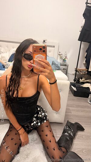 Emily Polch Nude Photos