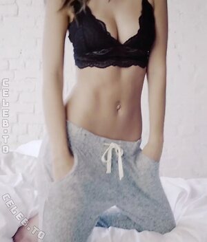 Emily Ratajkowski Nude Leaked Photo #177