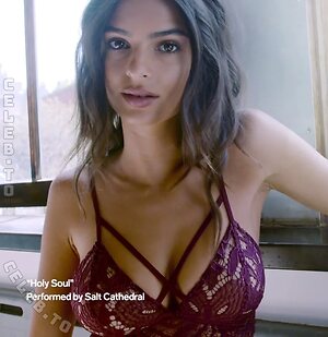 Emily Ratajkowski Nude Leaked Photo #178