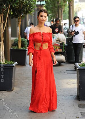 Emily Ratajkowski Nude Leaked Photo #289