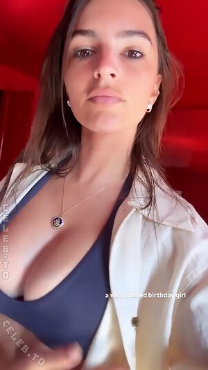 Emily Ratajkowski Nude Leaked Photo #294