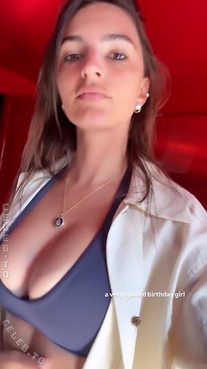 Emily Ratajkowski Nude Leaked Photo #295