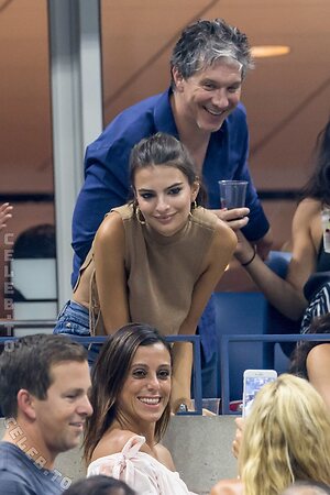 Emily Ratajkowski Nude Leaked Photo #309