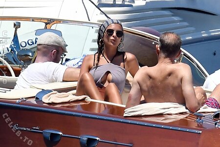 Emily Ratajkowski Nude Leaked Photo #425