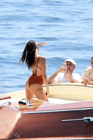 Emily Ratajkowski Nude Leaked Photo #435
